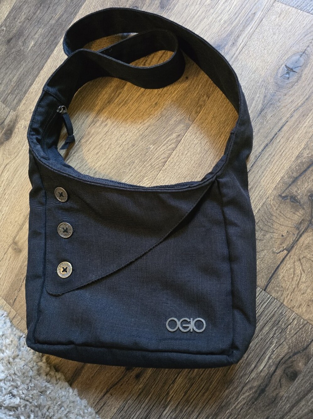OGIO Brooklyn Black Crossbody Messenger Tablet Bag - Picture 8 of 8
